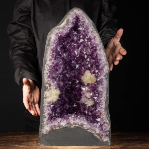 Geode di  Ametista - Grotta di cristalli Viola con Calcite