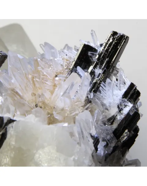 Quarzo con Hubnerite