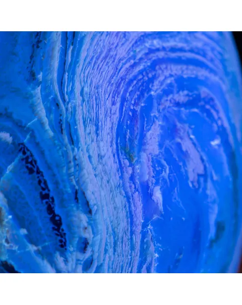 Esemplare di Ambra Blu Indonesiana da Sumatra - L'antica storia di una Gemma.