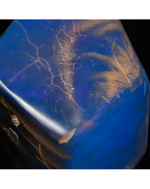 Ambra Blue – La luce fossile del Miocene