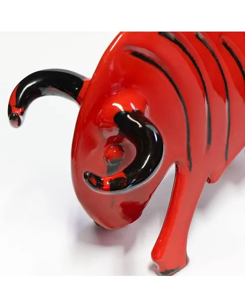 Scultura Taurus in Ceramica