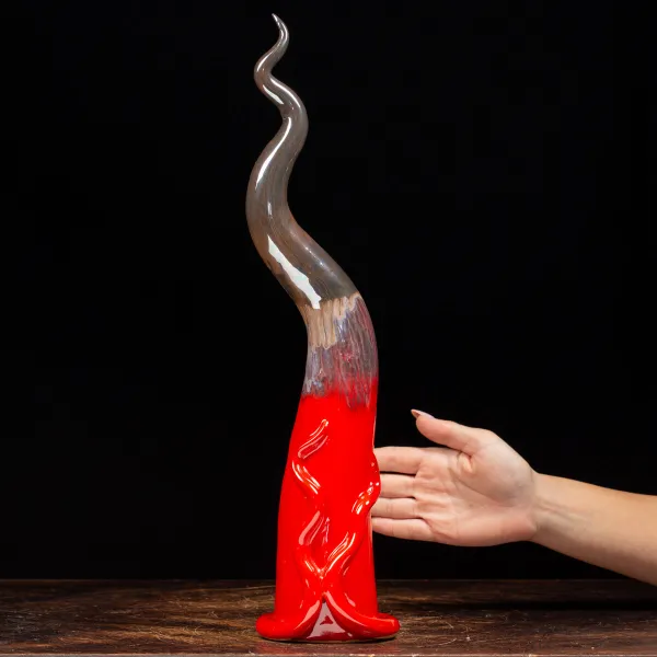 Scultura Corno in Ceramica