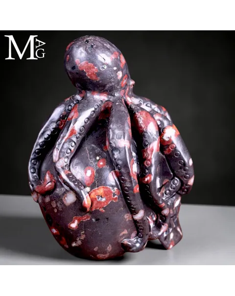 Scultura in Diaspro Nero – Teschio con Polpo.