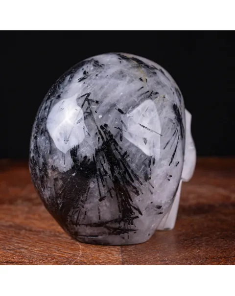 Teschio in Quarzo con Inclusioni di Tormalina Nera – Scultura Artistica Unica e Mistica.