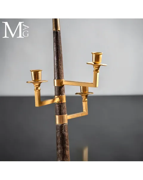 Coppia di Candelabri in Corna di Gazzella con Elementi in Ottone – Anni 1940