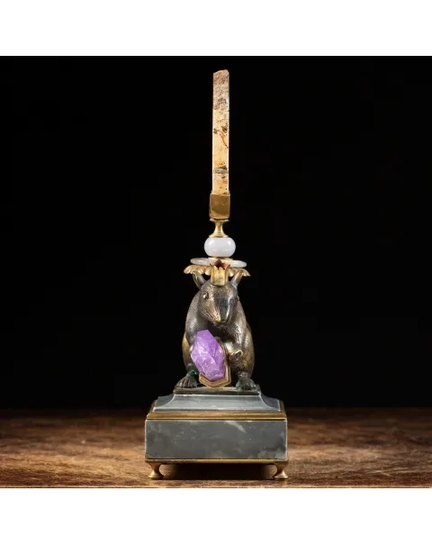 Scultura roditore con cristallo e geode di Ametista