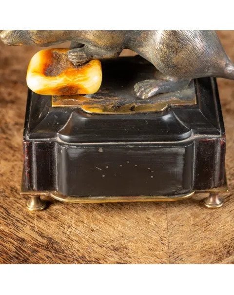 Scultura roditore con Quarzo e Ambra
