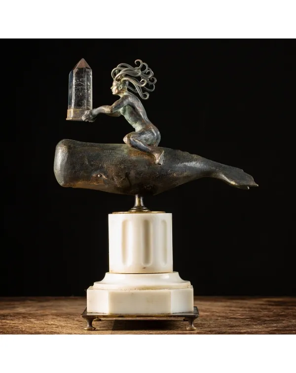 Scultura di balena con Quarzo