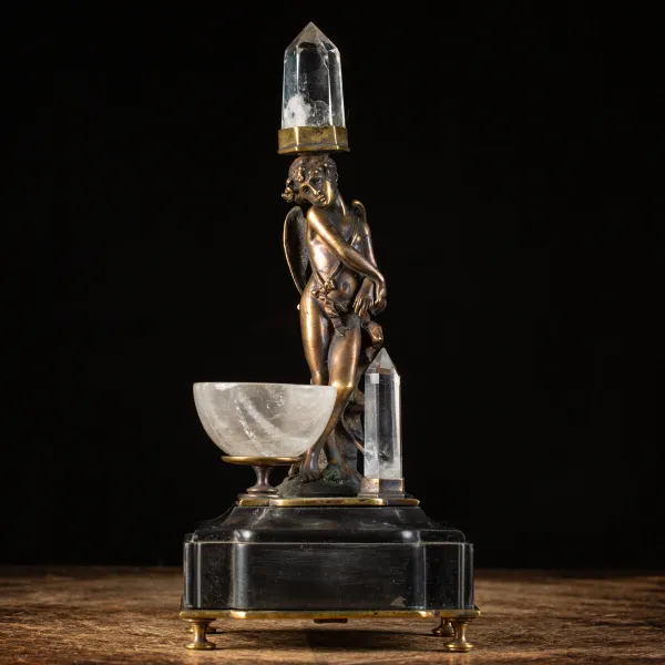 Scultura Eros con Punte di Quarzo