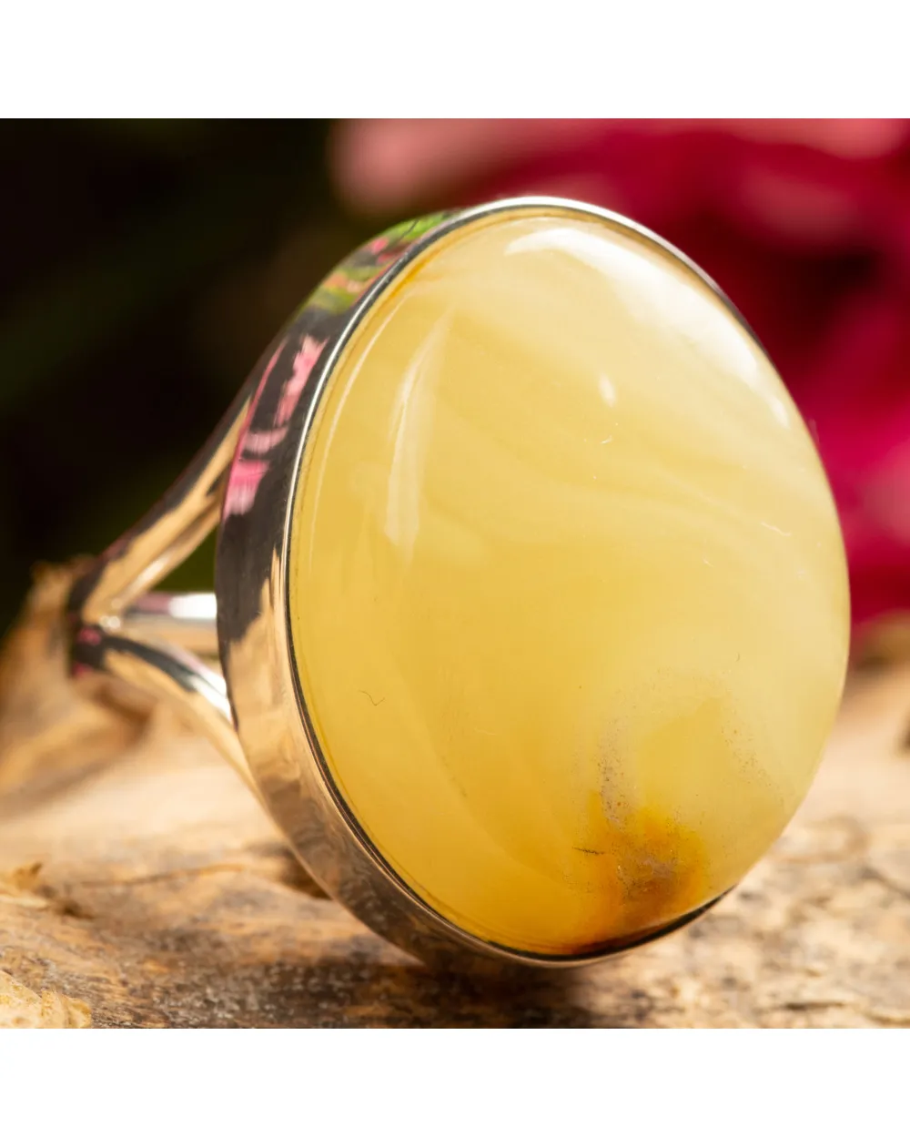 Anello in Argento con Gemma d'Ambra Baltica Verde.