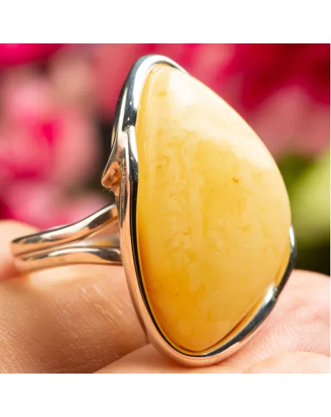Gioiello in argento, Anello regolabile con ambra "bianco latte".