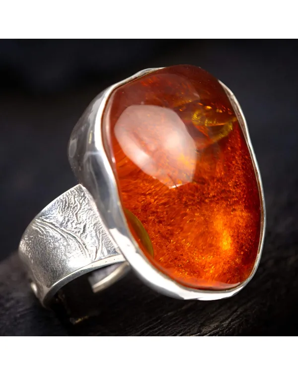 Anello in argento con ambra rossa e arancione: for...