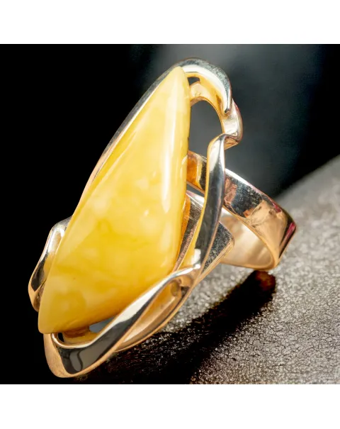 Anello in Argento con Ambra Fossile del Mar Baltico.