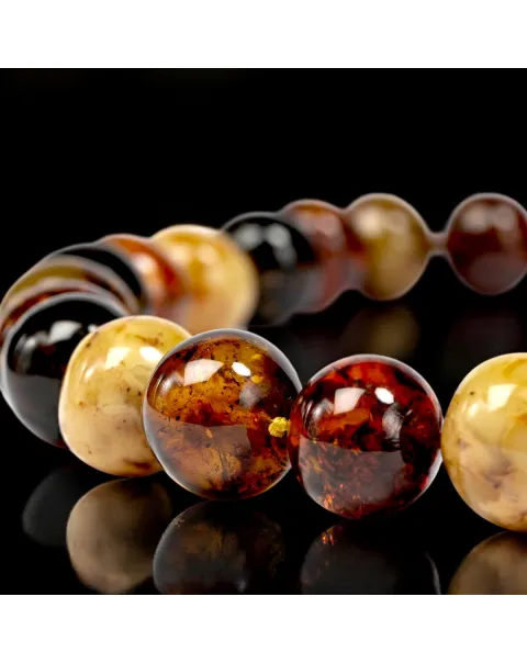 Collier in Ambra Baltica Naturale.