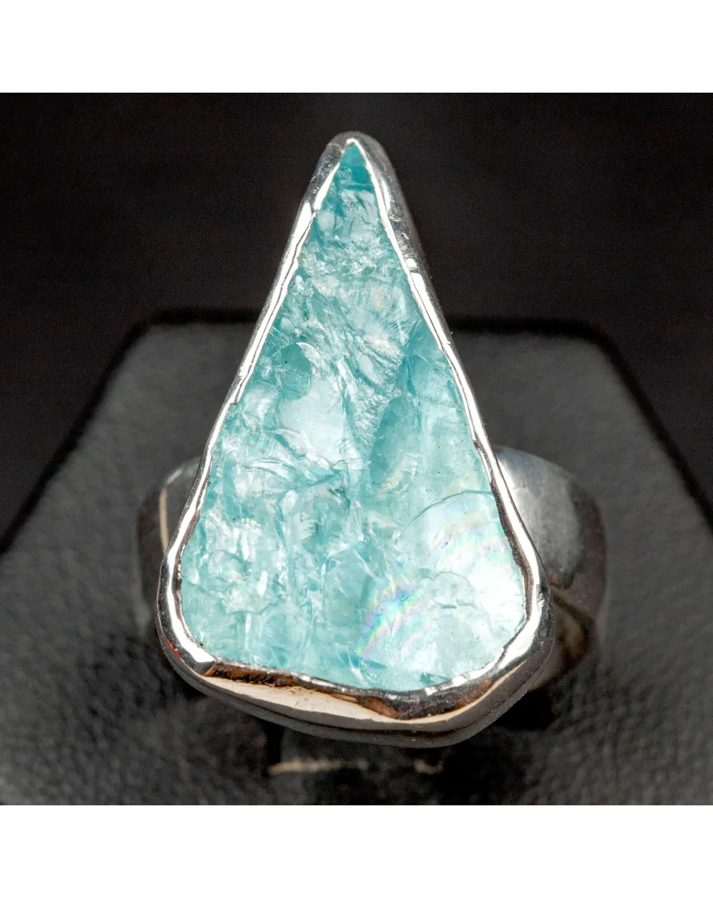 Anello con Acquamarina: Freschezza Cristallina..