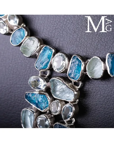 Collier in Argento con Acquamarina e Apatite Naturali.