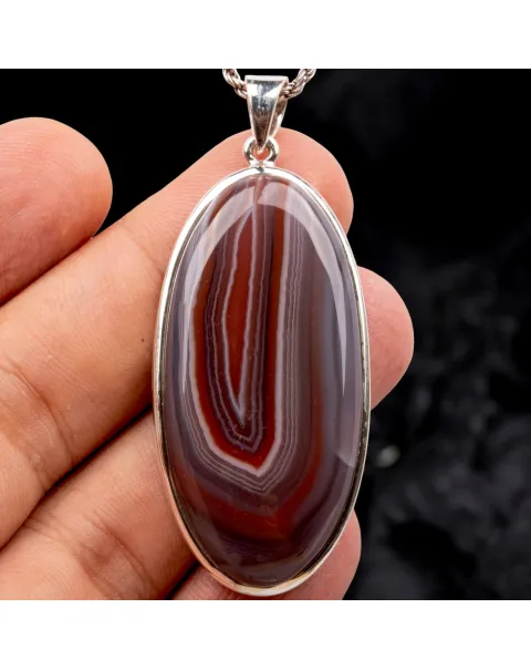 Ciondolo in Argento con Cabochon di Agata Rossa.