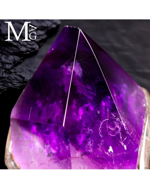 Anello con ametista naturale boliviana.