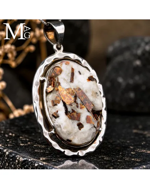 Ciondolo in Argento con Astrophyllite Naturale.
