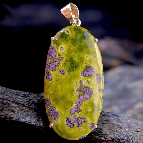 Ciondolo in Argento con Pietra di Atlantisite Australiana.