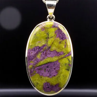 Ciondolo in argento con cabochon di Atlantisite..