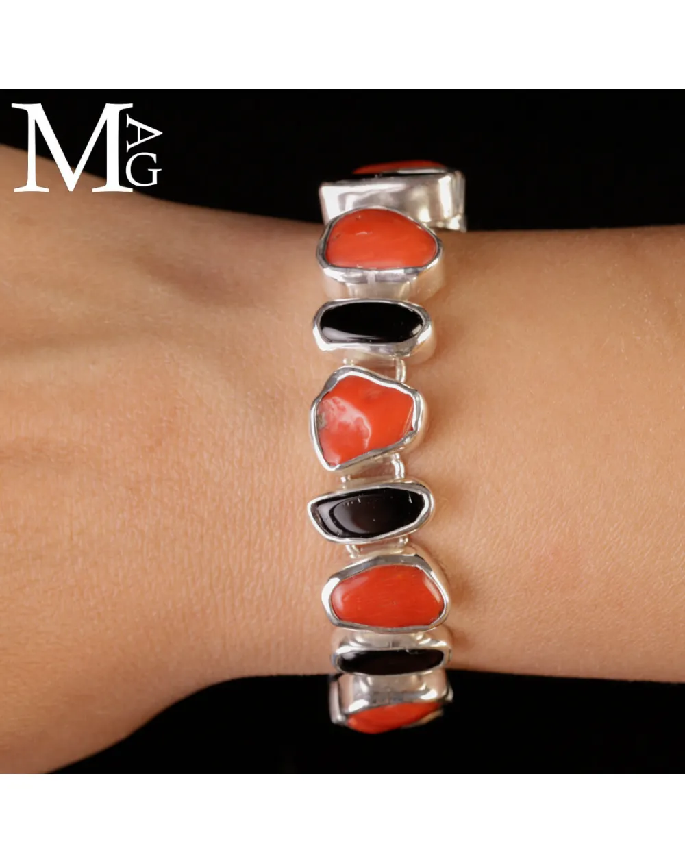 Bracciale Argento con Corallo Rosso e Tormalina Nera.