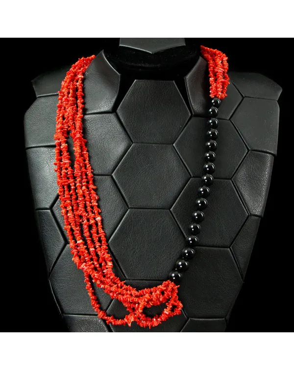 Collana in Corallo Rosso e Sfere in Onice Nero.