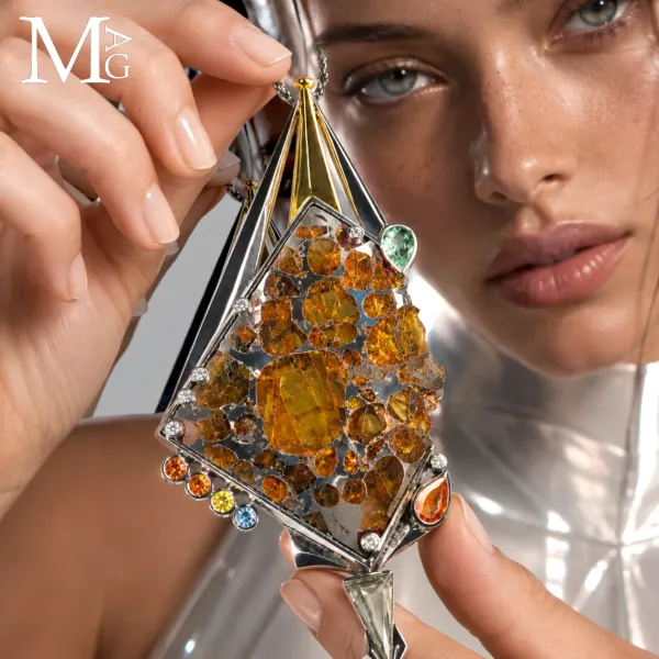 Gioiello Unico - Argento con Meteorite Pallassite Sericho, Diamanti e Zaffiri Multicolore