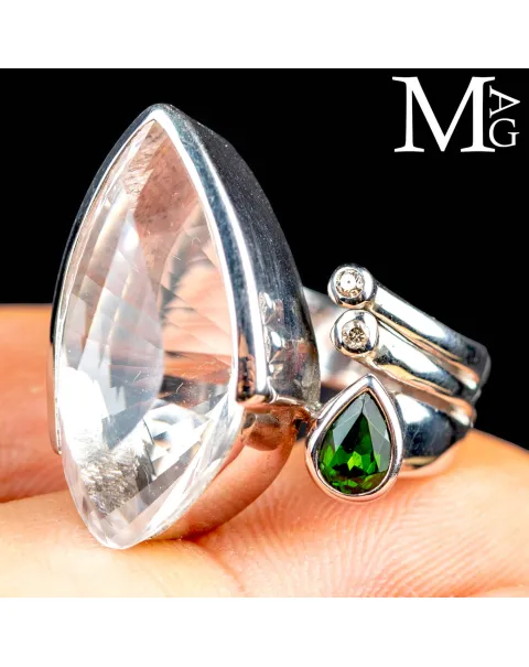 Anello in Argento con Quarzo Trasparente, Tsavorite e Diamantini.