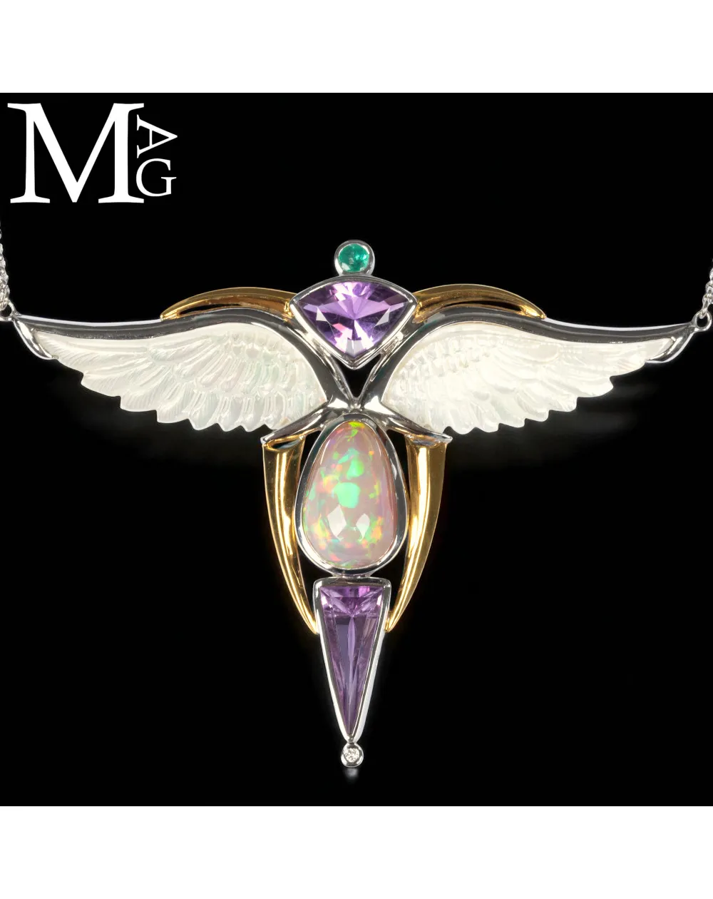 Collier con opale, ametista, smeraldo e diamante – ali in madreperla