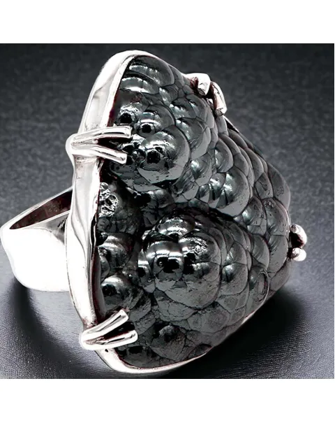 Anello in Argento con Ematite Botroidale.