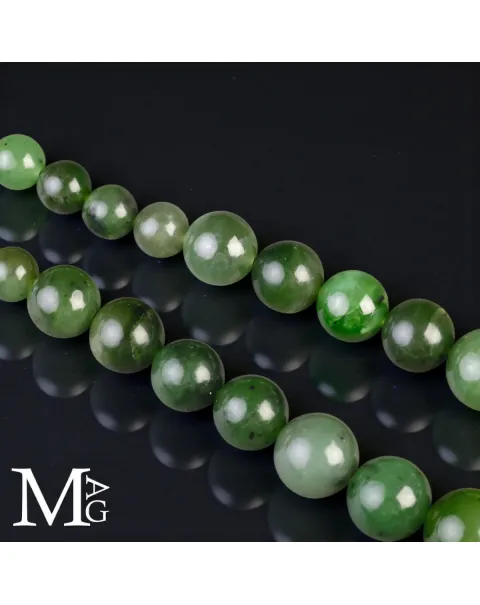 Collier in Giada Nefrite – Gradazione Naturale di Verdi.