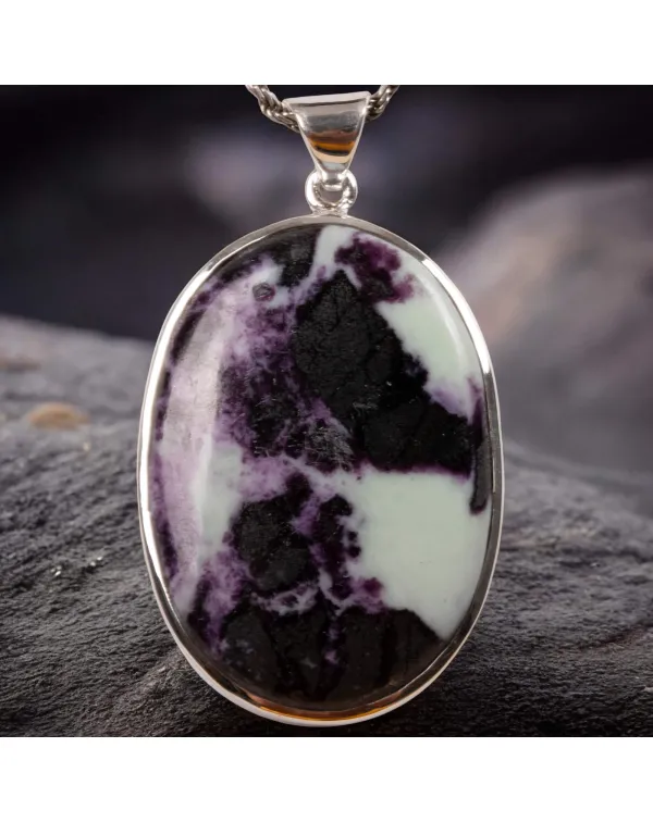 Ciondolo in Argento con Cabochon Ovale di Kammerer...