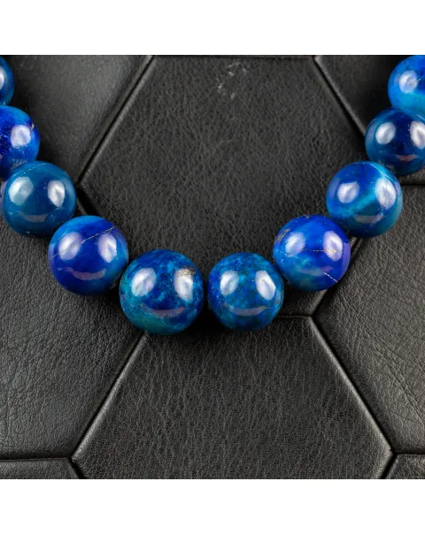Collana in Lapislazzuli: Eleganza Blu e Connessione Spirituale.
