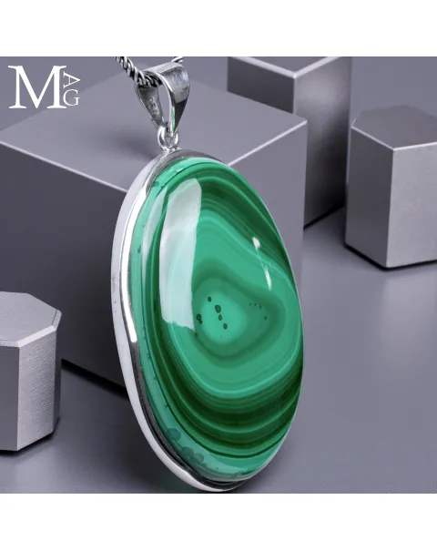 Ciondolo in argento con cabochon di Malachite