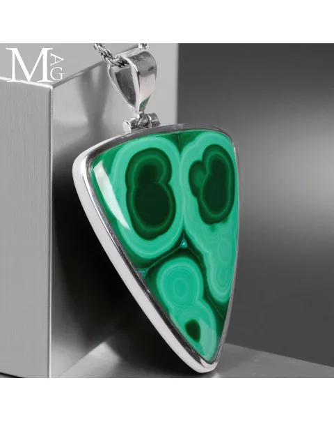 Ciondolo in Argento con Malachite Naturale.