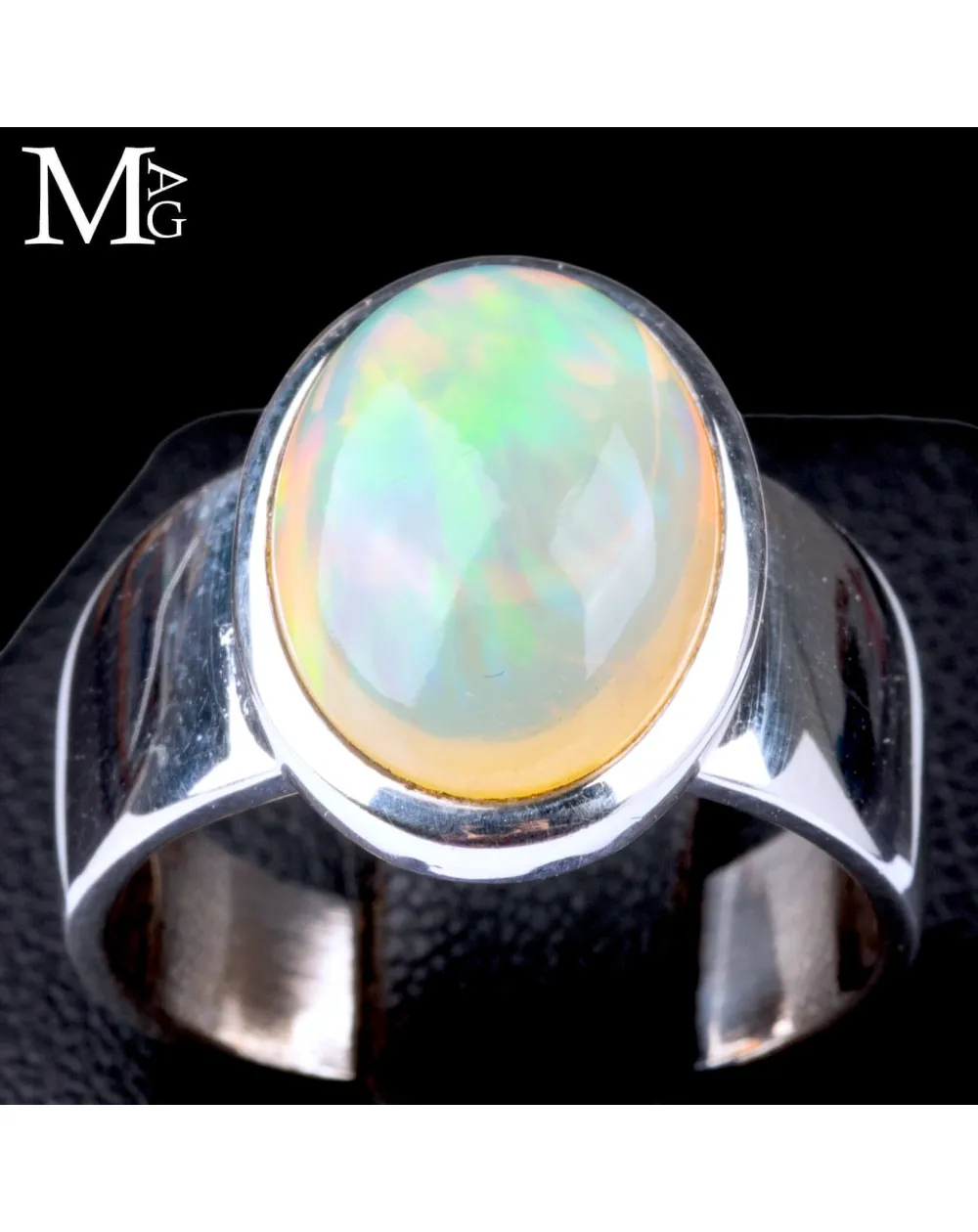 Anello con opale etiope di Welo