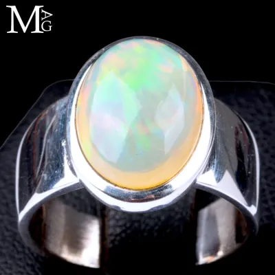 Anello con opale etiope di Welo