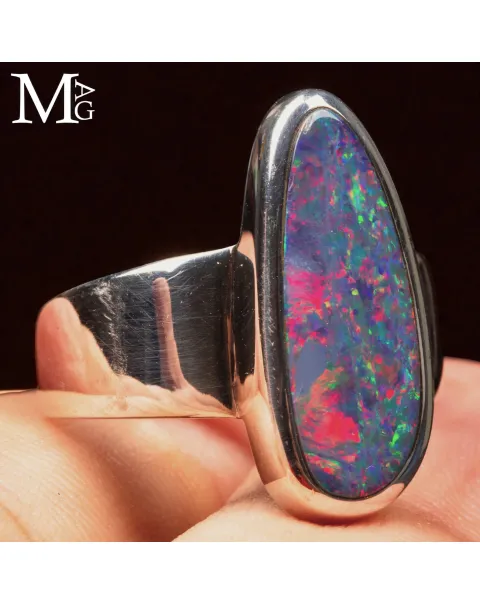 Anello in Argento 925 con Opale Australiano Play-of-Color.