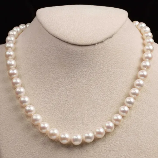 Collana di Perle d'Acqua Dolce: L'Incanto dell'Eleganza.