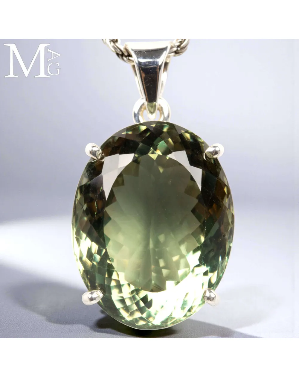 Ciondolo in Argento con Gemma di Prasiolite.