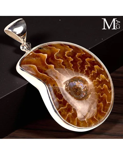 Ciondolo in argento con Ammonite fossile – Sezione con suture Dendritiche.