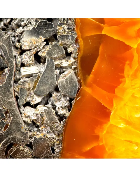 Ciondolo in argento con Ammonite fossile – Pirite, Aragonite e Calcite.