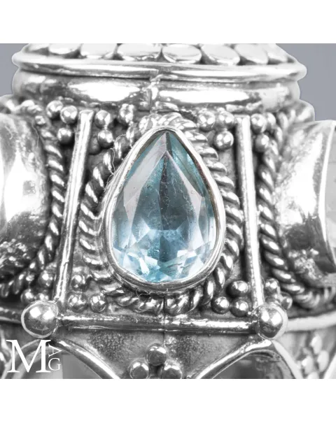Pendolo Gotico in Argento con Quarzo Ialino e Acquamarina.