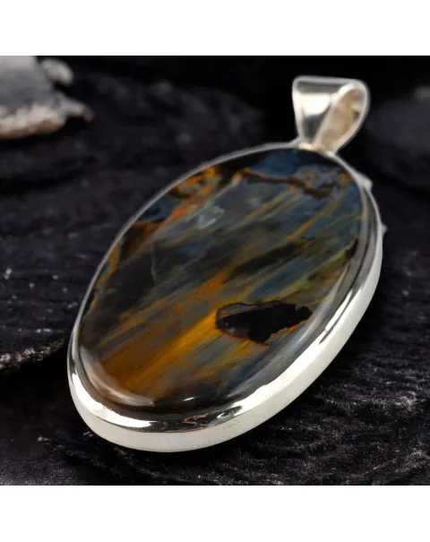 Pietersite Namibiana, Gioiello dalla Forza Naturale.