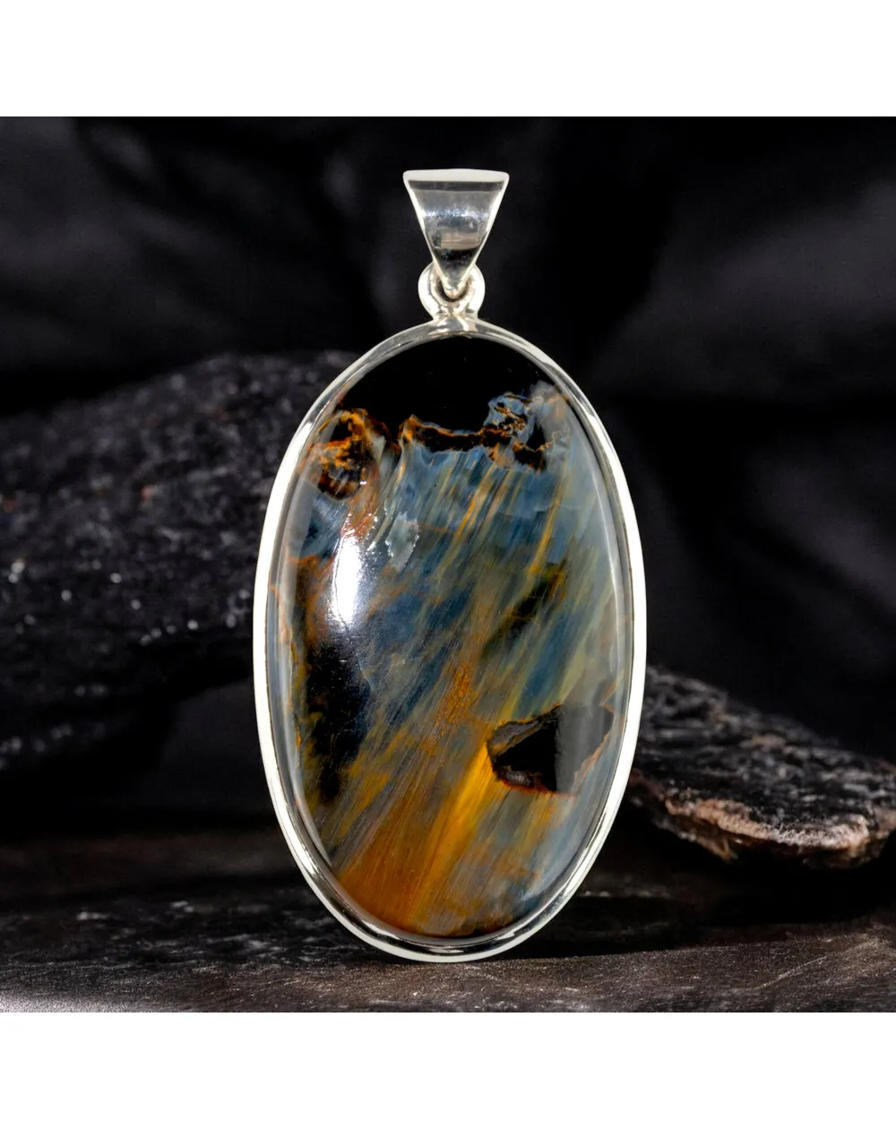 Pietersite Namibiana, Gioiello dalla Forza Naturale.