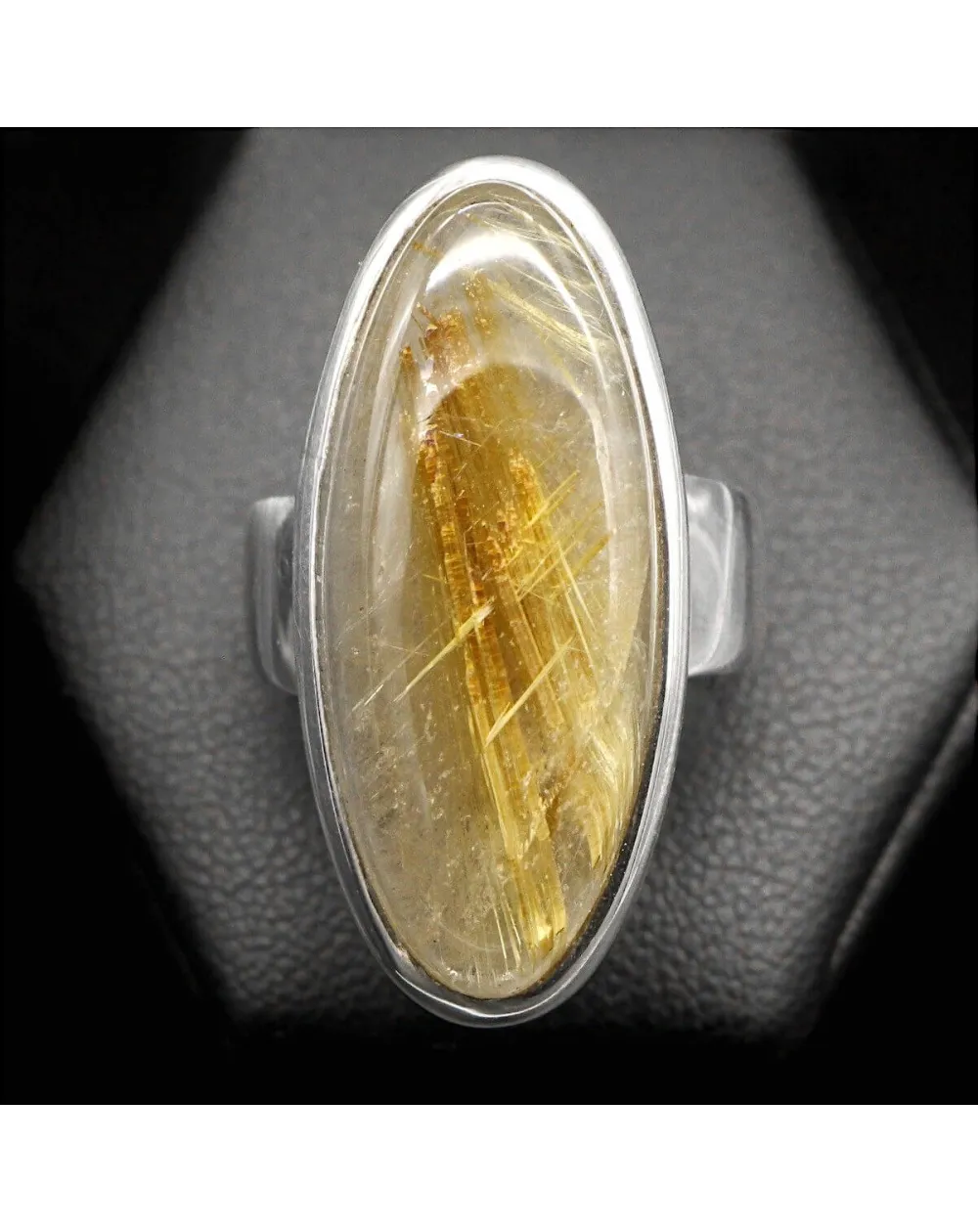 Anello in Argento con Cabochon di Quarzo Rutilato