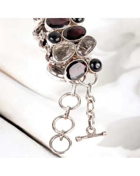 Bracciale in Argento con Granati, Quarzo Tormalinato e Onice.