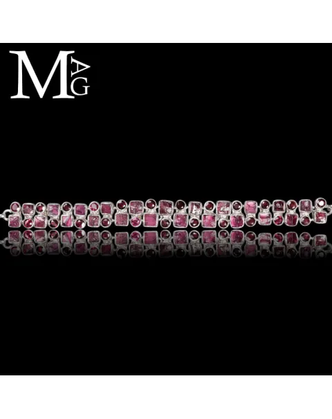 Bracciale con rubini quadrati e gemme sfaccettate