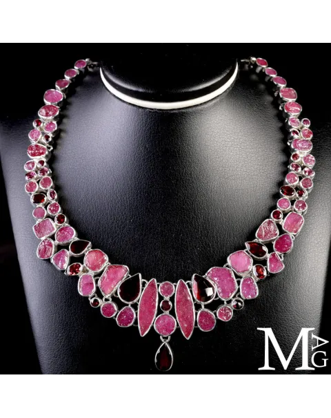 Collier - Gioiello Scultoreo con Rubini Grezzi
